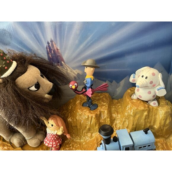 Rudolph Welcome to Misfit Island King Moonracer Doll Train Ostrich Elephant Box - Picture 5 of 6